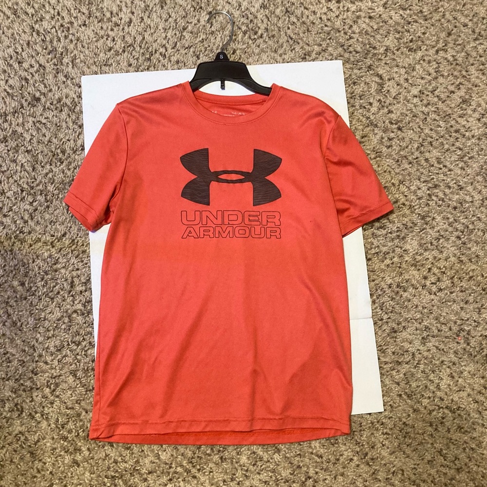 small under armour shirt